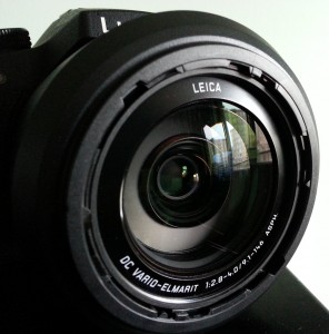 Objectif zoom Leica Lumix FZ1000 gros-plan